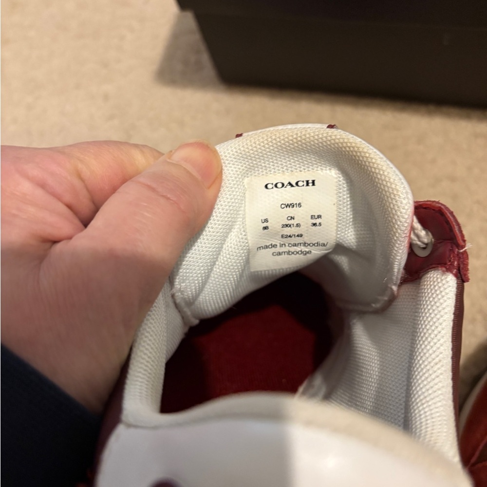 Coach Runner suede sneaker size 6B - Picture 9 of 9